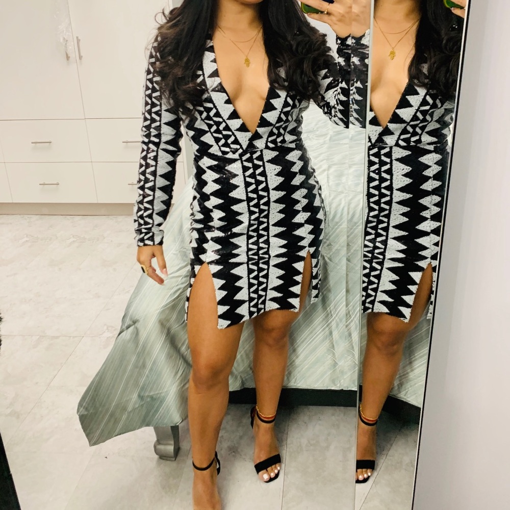 Black White Aztec Sequins Long Sleeves Slit Dress